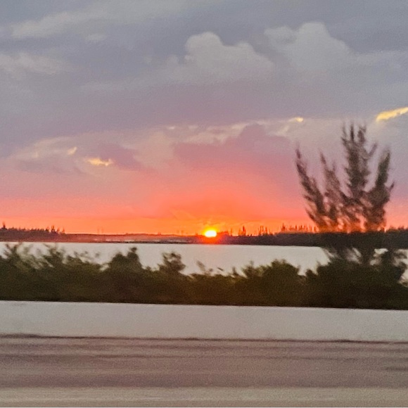 Meet your Posher, Jessica - Picture 2 of 2